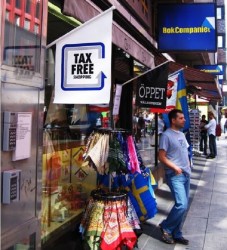 Туристам в Испании будут возвращать Tax Free на банковскую карту сразу после шопинга. Туристам в Испании будут возвращать Tax Free на банковскую карту сразу после шопинга.